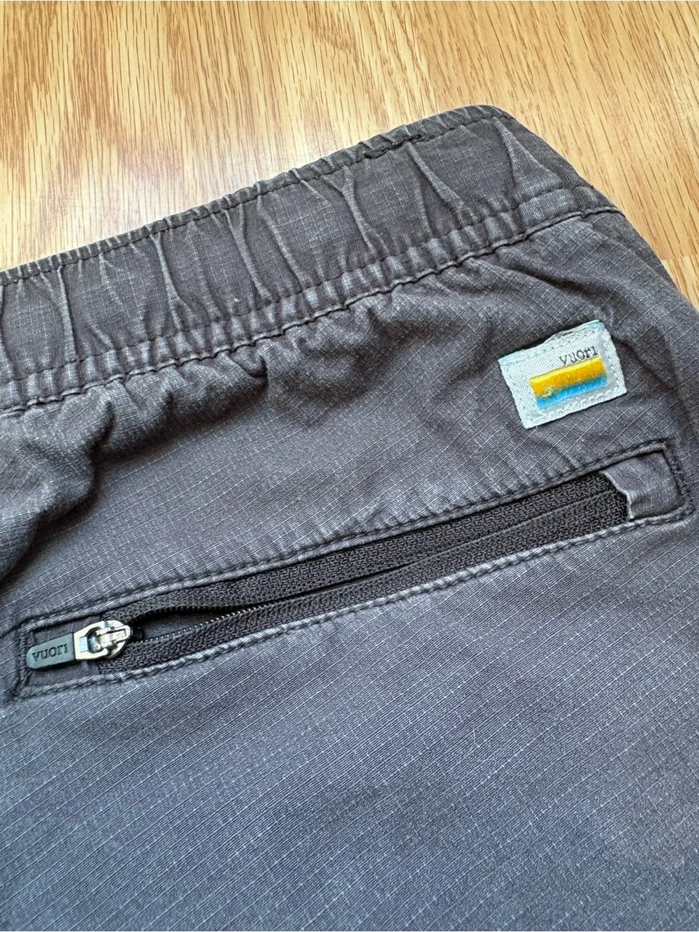 Vuori gray string ripstop climber pants size medium *holes - Picture 9 of 11